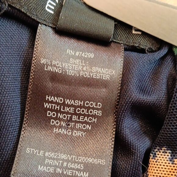 Enfocus Petite Dark Floral Dress. Professional,  Career, Romcom - Picture 9 of 11